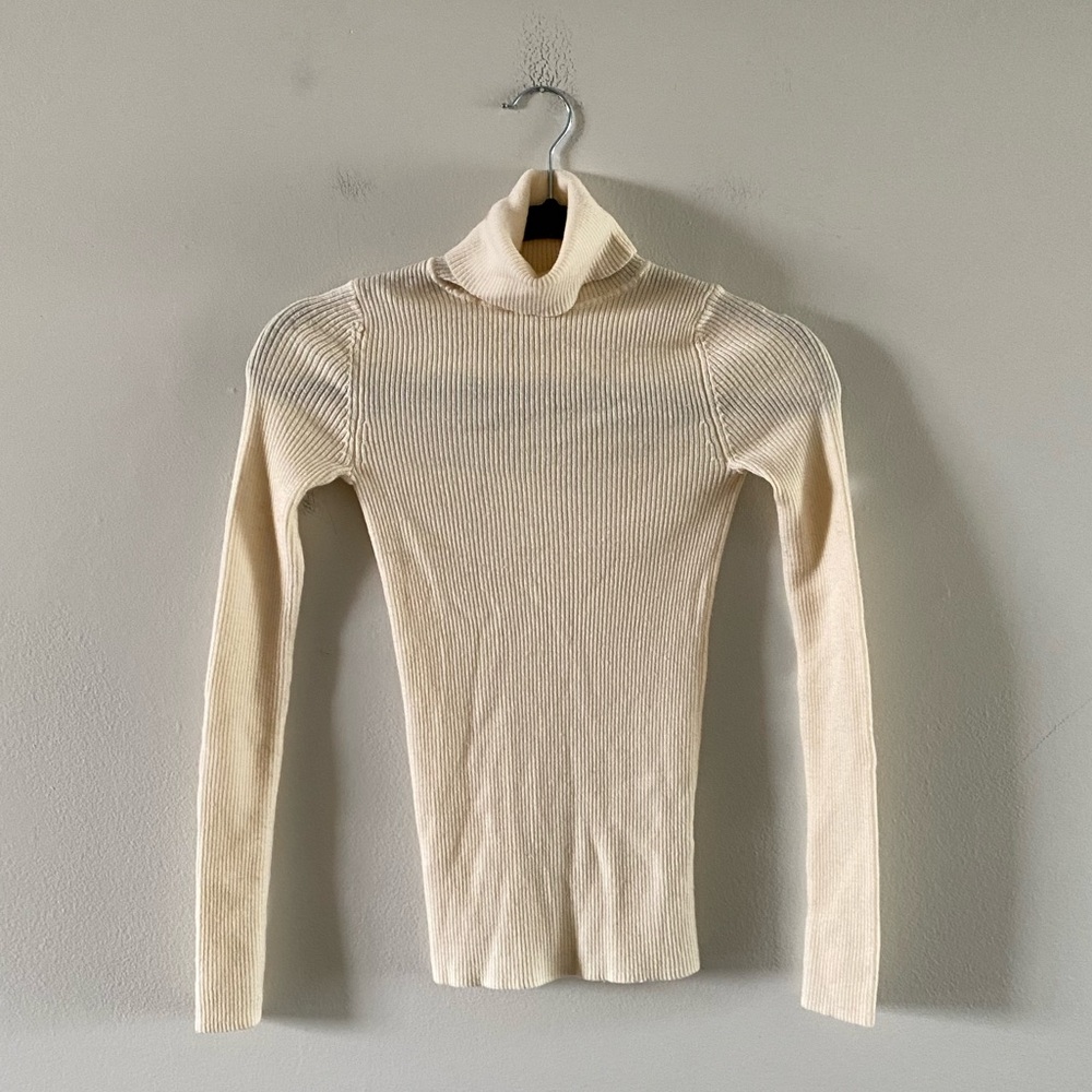 Uniqlo Wool Ribbed Turtleneck Sweater